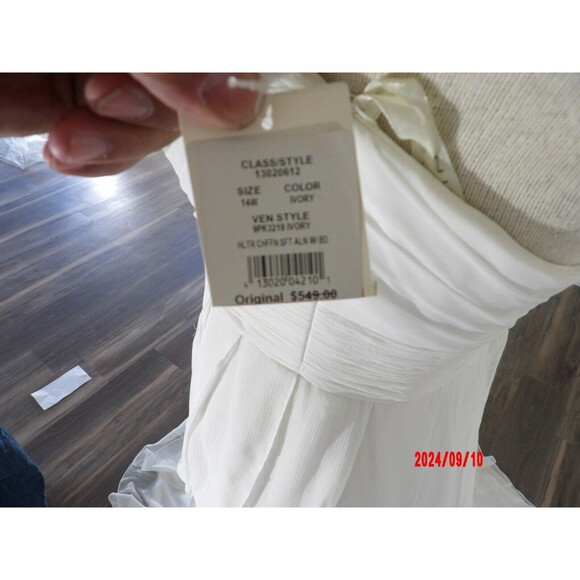 A Lina Halter Wedding Dress David’s Bridal Ivory Satin Wedding Dress Size 14 - Picture 12 of 12